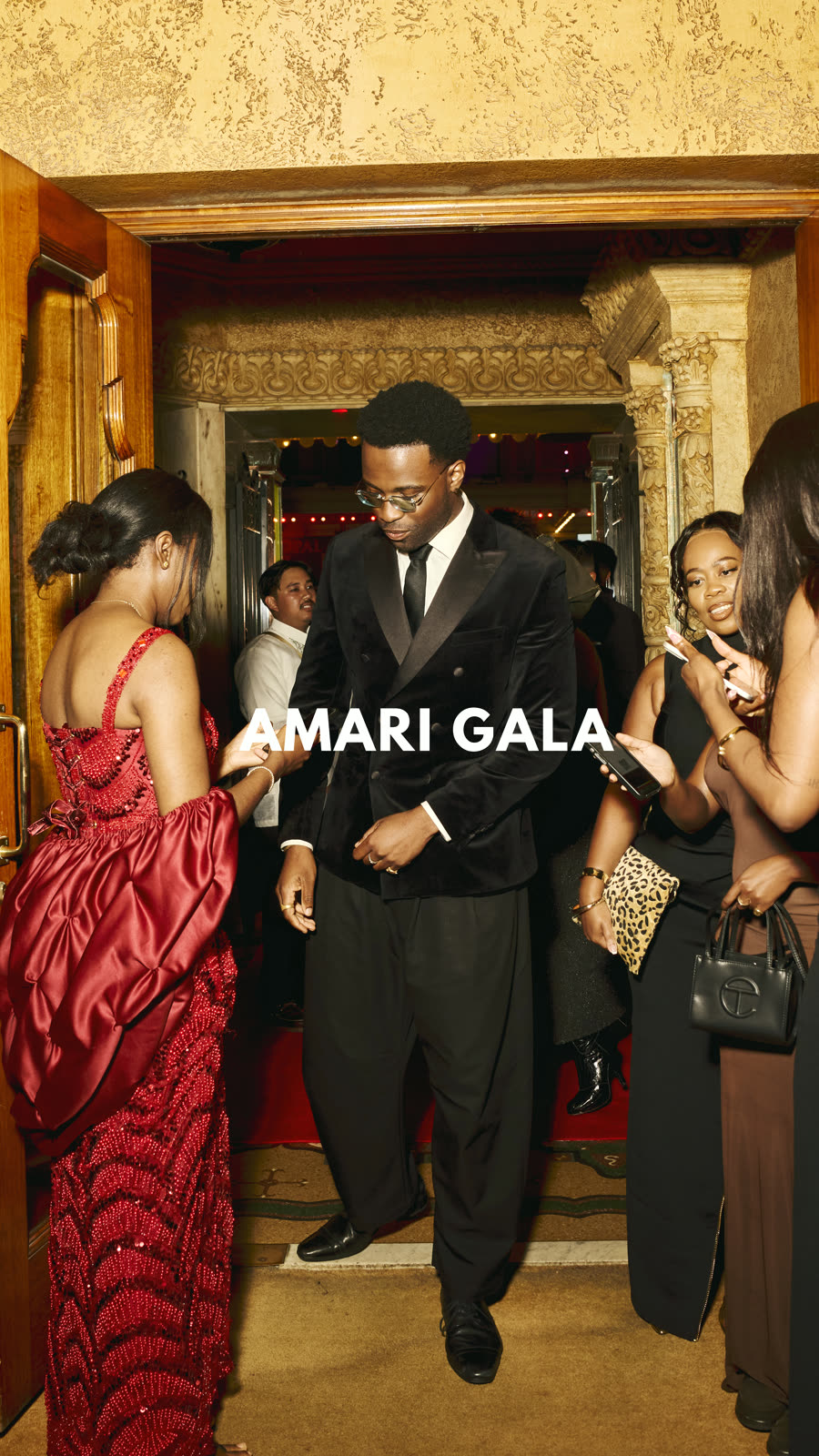 Guests arriving at the AMARI Gala